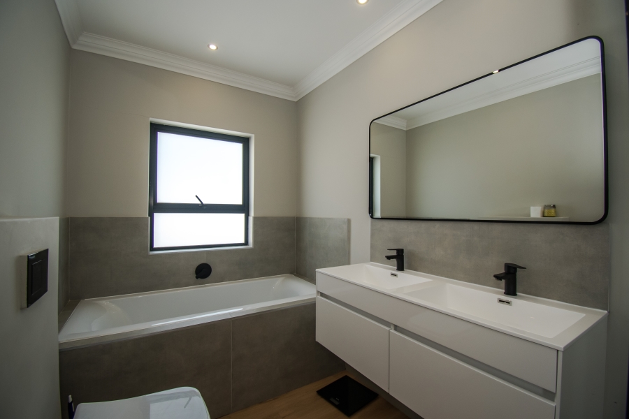 3 Bedroom Property for Sale in Helderberg Village Western Cape
